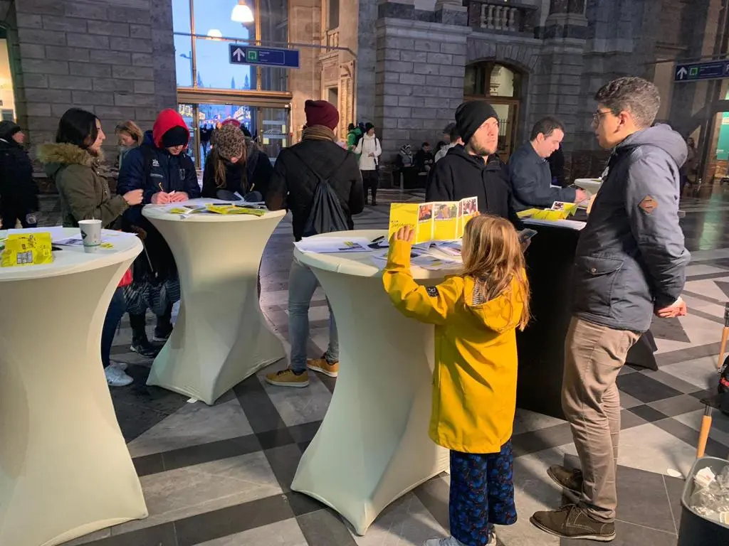 news-speak-right-now-in-antwerpen-centraal-2