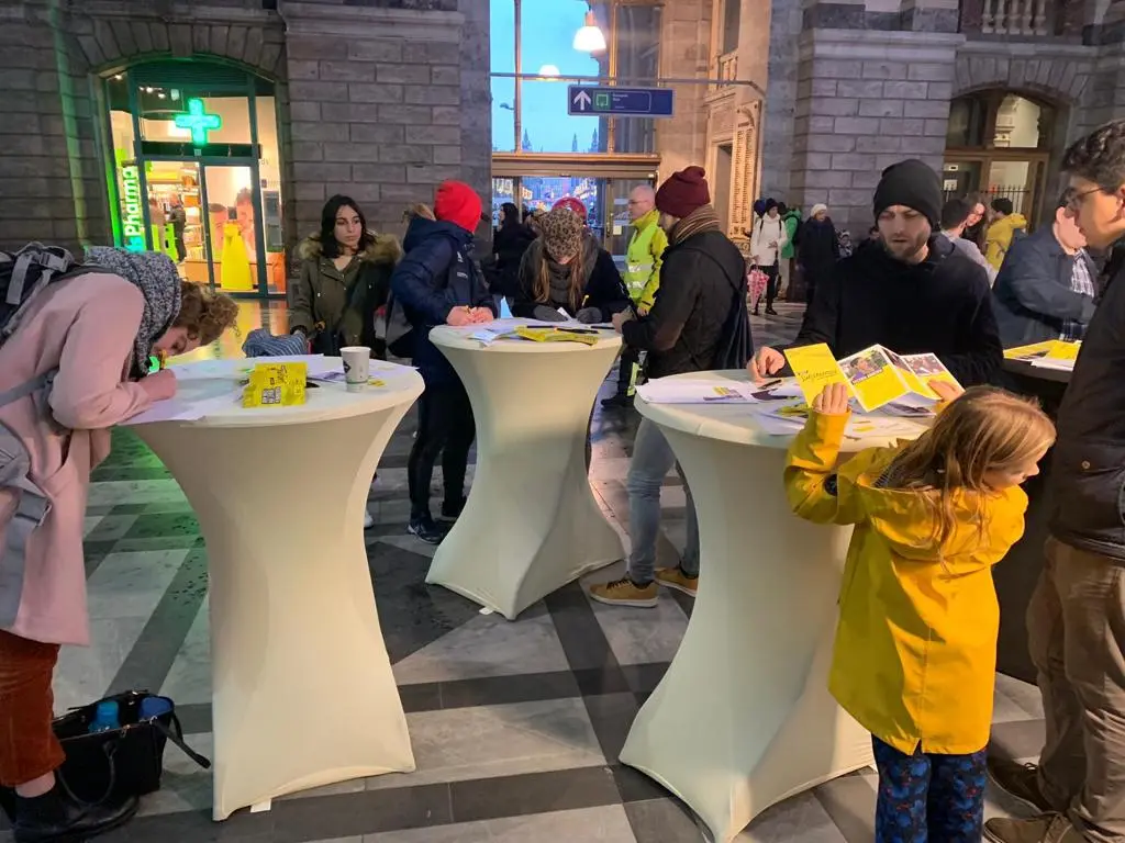 news-speak-right-now-in-antwerpen-centraal-4