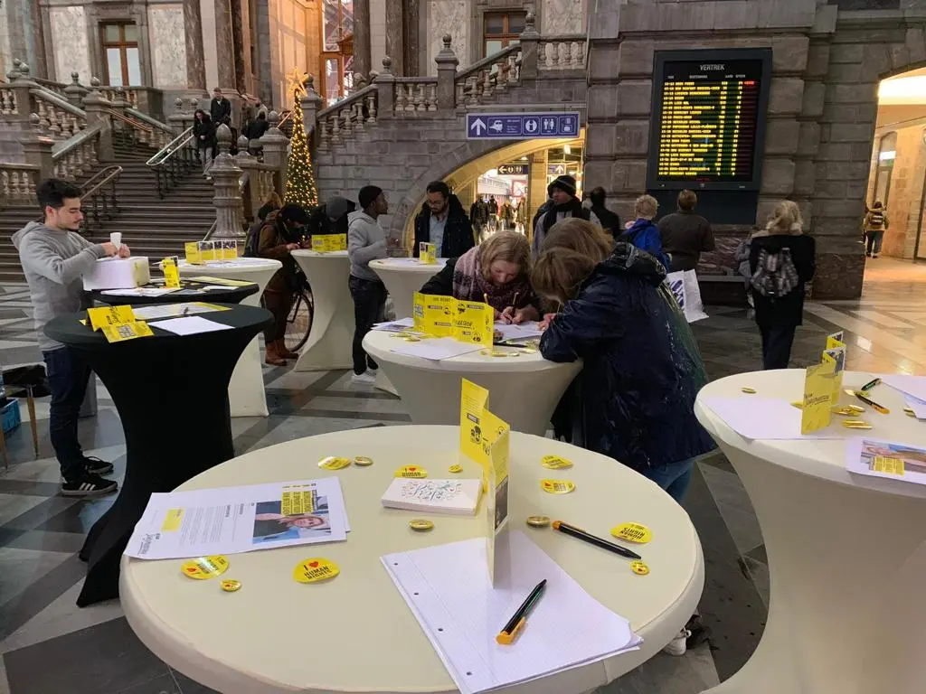 news-speak-right-now-in-antwerpen-centraal-5